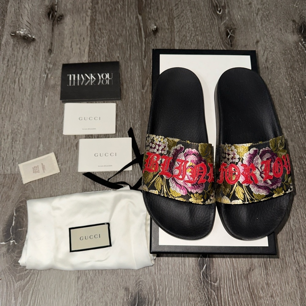 GUCCI “Blind for Love” slides